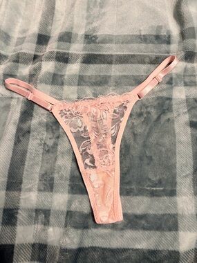 Delicate Lace Thong - Blush Pink